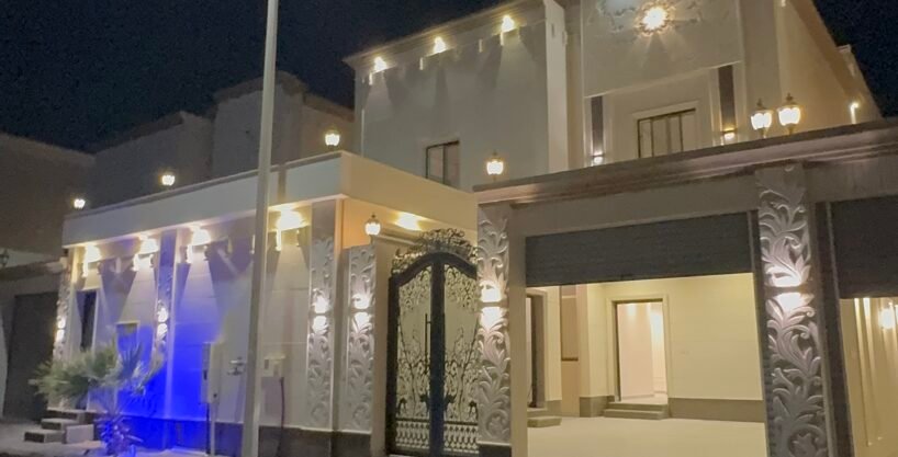 فيلا للبيع في الخبر قريبة من البحيره